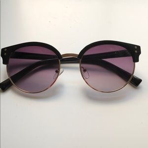 American Eagle Outfitters sunglasses.